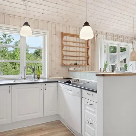 Tia - 1-4km From The Sea By Interhome